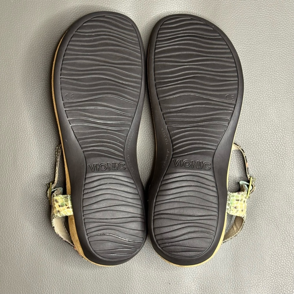Vionic Snakeskin Pattern Leather T-Strap Multicolored Sandals Size 8 - Picture 13 of 13